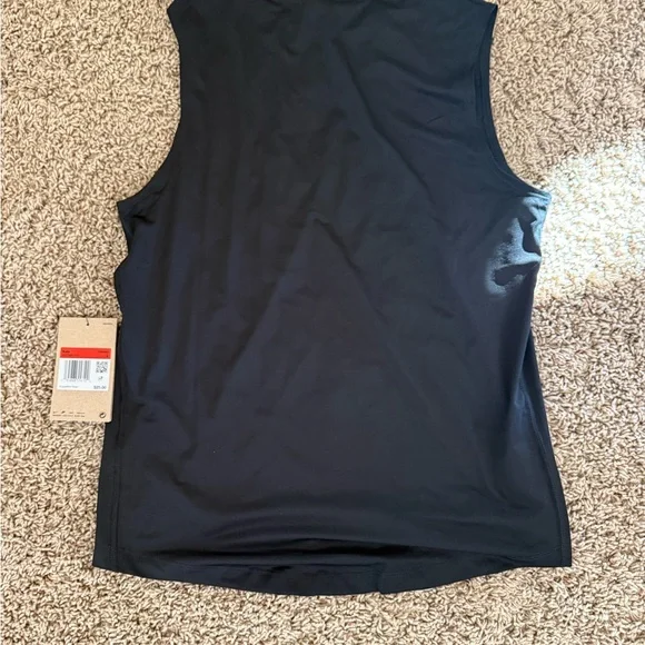 Nike Black Training Top - Picture 2 of 3